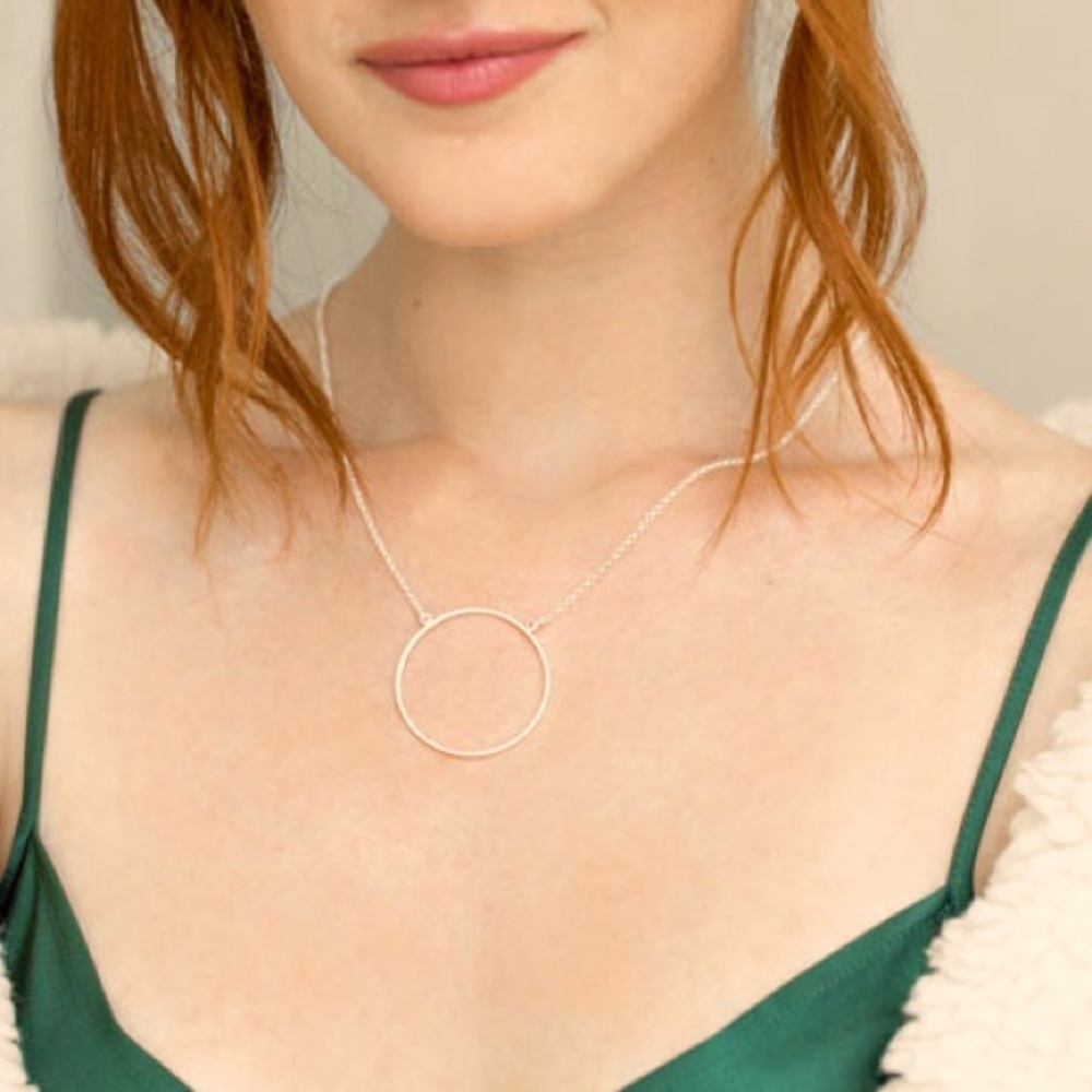 Dainty silver circle statement necklace